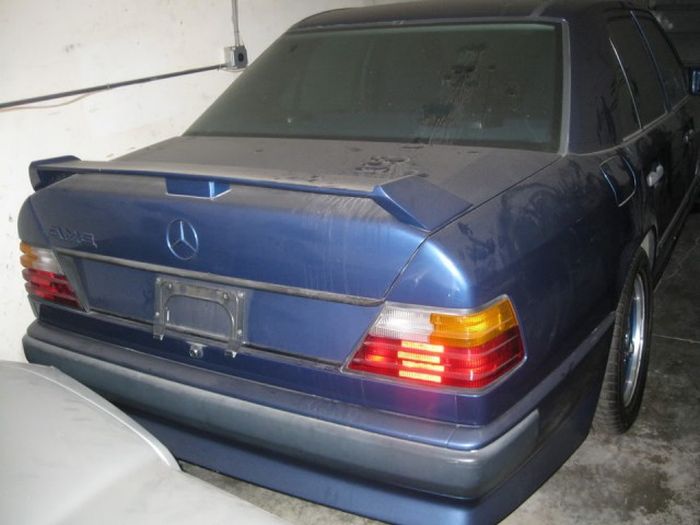 Забытый склад Mercedes-Benz AMG в Сан-Франциско
