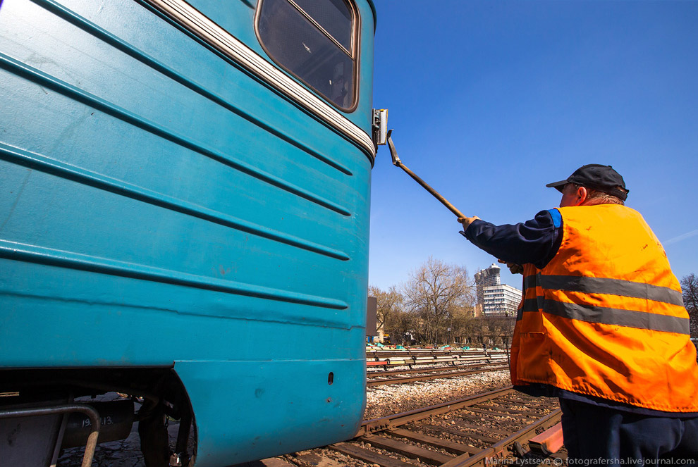Как моют вагоны метро Как моют вагоны метро