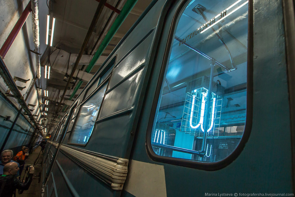 Как моют вагоны метро Как моют вагоны метро