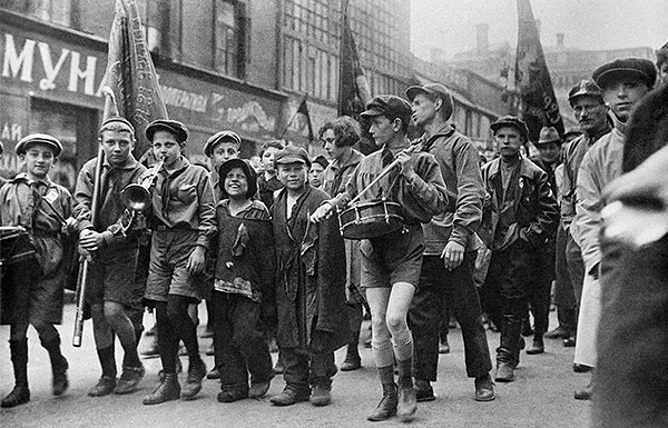 Советский Первомай: хроника за 66 лет