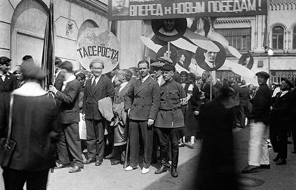Советский Первомай: хроника за 66 лет