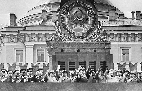 Советский Первомай: хроника за 66 лет