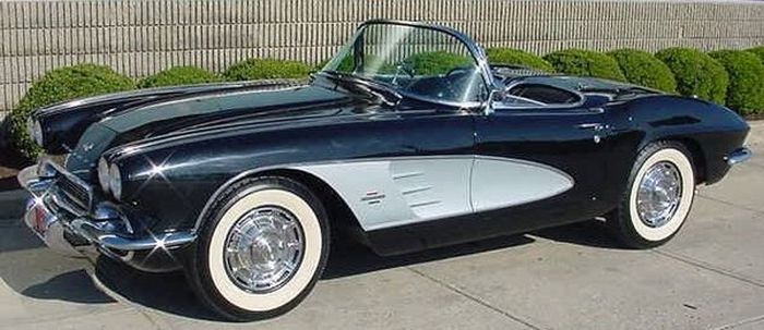 Простоявший 44 года в гараже Chevrolet Corvette С1 продают за 36 700 долларов