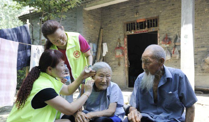 Первые свадебные фото после 80 лет брака