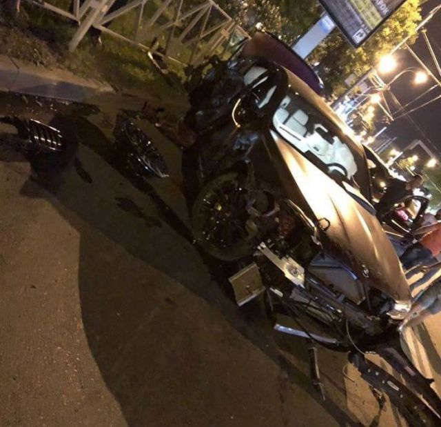 Федор Смолов разбил автомобиль за 9 миллионов рублей в Краснодаре