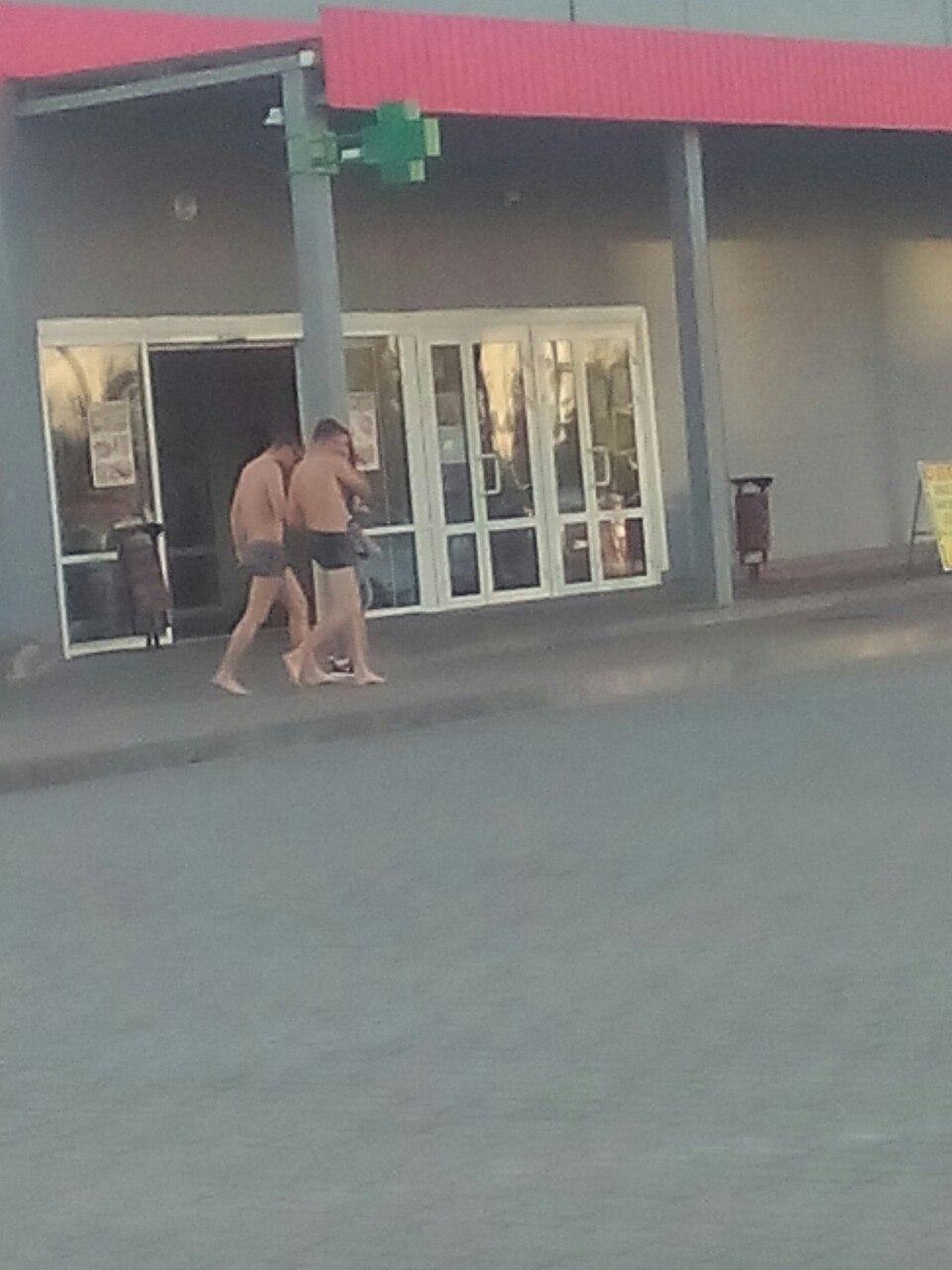 Чем жарче солнце припекает, тем ярче мода наступает