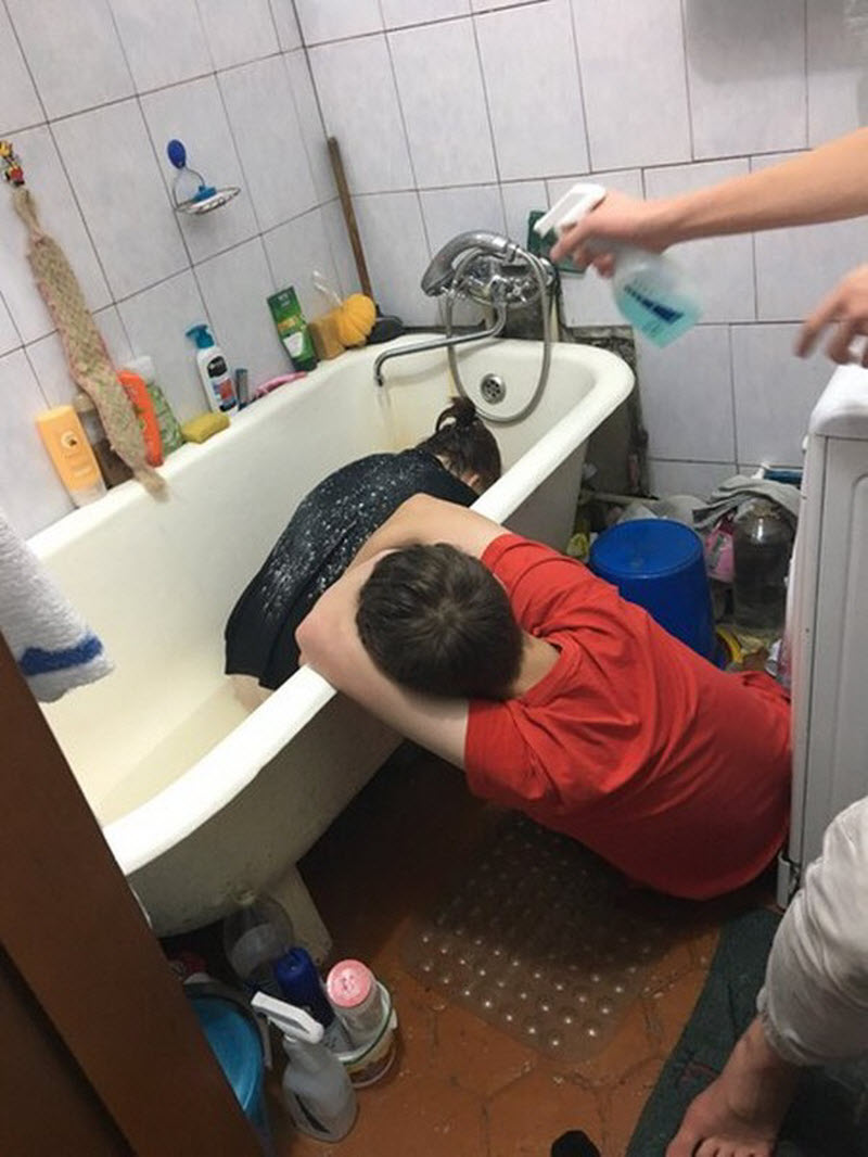 Молодежь развлекается