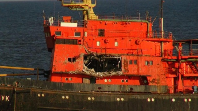 Последствия попадания российской ракеты Х-35У по кораблю