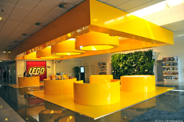Экскурсия на производство конструкторов «Lego»