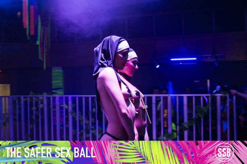 Благотворительная студенческая вечеринка «The Safer Sex Ball»