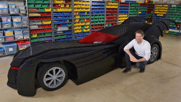 Потрясающие творения из LEGO, созданные в натуральную величину