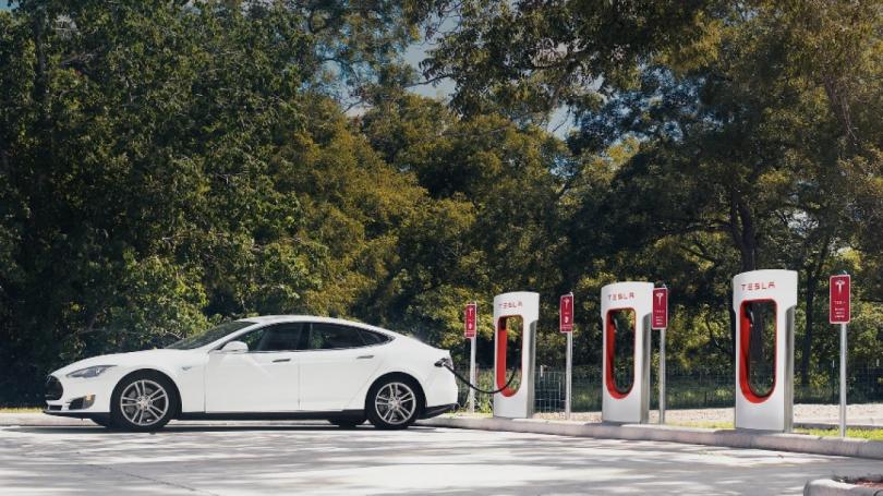 Tesla Motors готовится к официальному выходу на рынок России