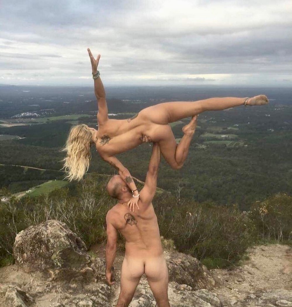 Get Naked Australia: голые австралийцы на фоне природы