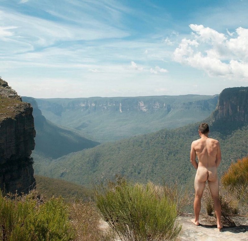 Get Naked Australia: голые австралийцы на фоне природы