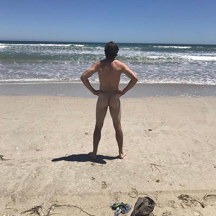 Get Naked Australia: голые австралийцы на фоне природы