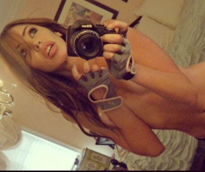 Девушки в зеркале