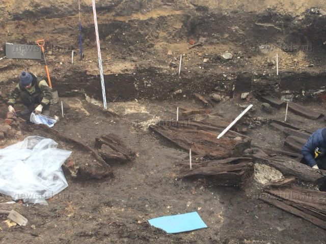 В Туле обнаружили 30 гробов с останками XVIII века
