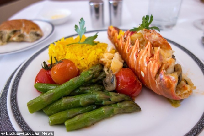 Парень потратил 1,3 млн рублей, чтобы показать всему миру, как летает Ди Каприо Парень потратил 1,3 млн рублей, чтобы показать всему миру, как летает Ди Каприо