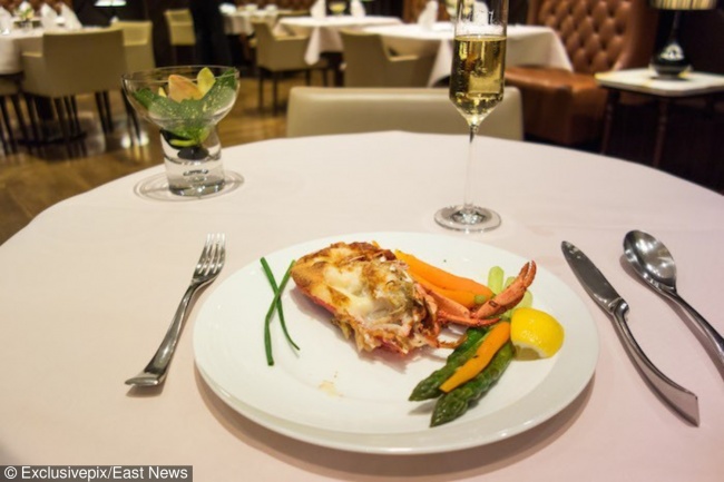 Парень потратил 1,3 млн рублей, чтобы показать всему миру, как летает Ди Каприо Парень потратил 1,3 млн рублей, чтобы показать всему миру, как летает Ди Каприо