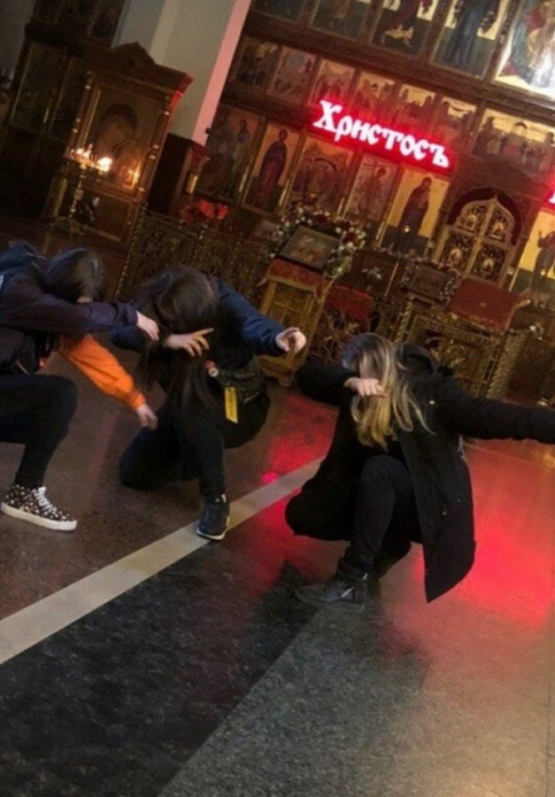 Подростки в Магнитогорске: прикурили сигарету в храме