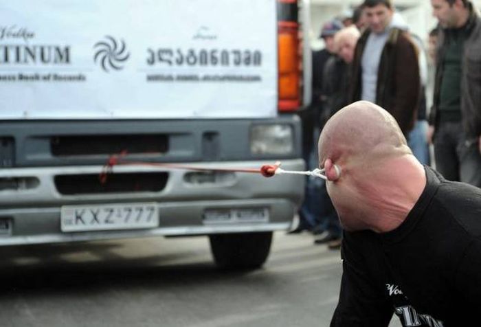 Люди демонстрируют свои таланты