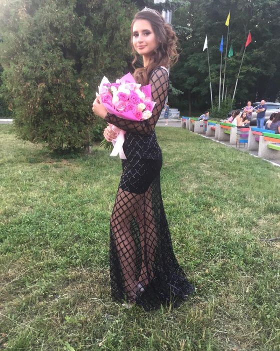 Выпускницы 2018 года делятся своими снимками в социальных сетях