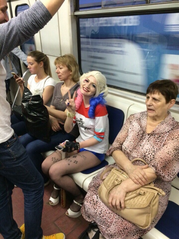 Модники и модницы из нашего метро