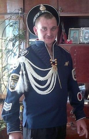 Солдат шьет - служба идет