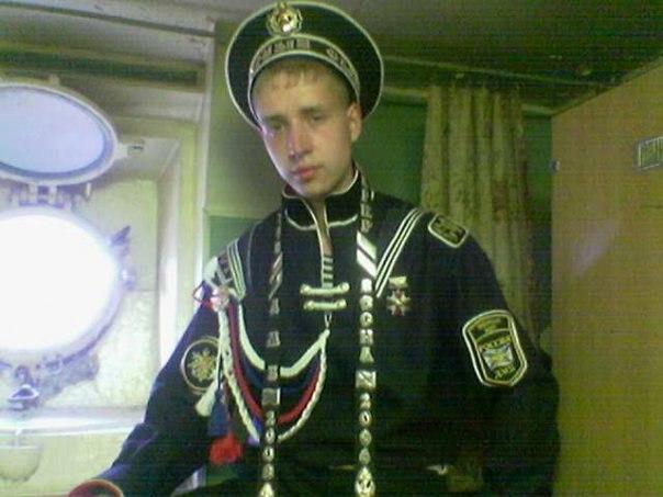 Солдат шьет - служба идет