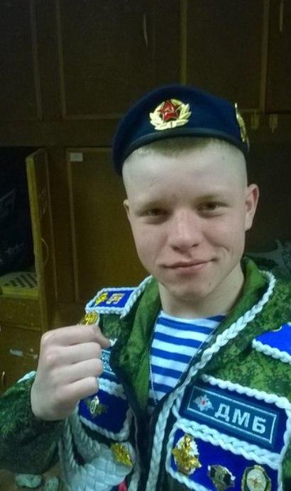 Солдат шьет - служба идет
