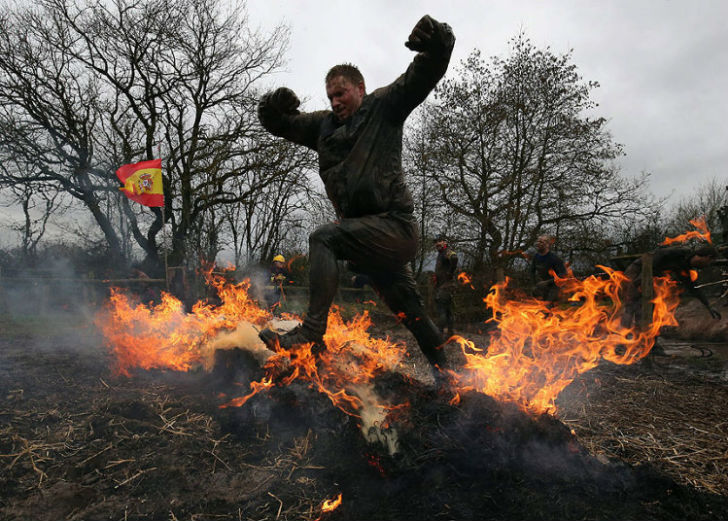 Самые суровые и опасные для жизни соревнования Tough Guy 2016