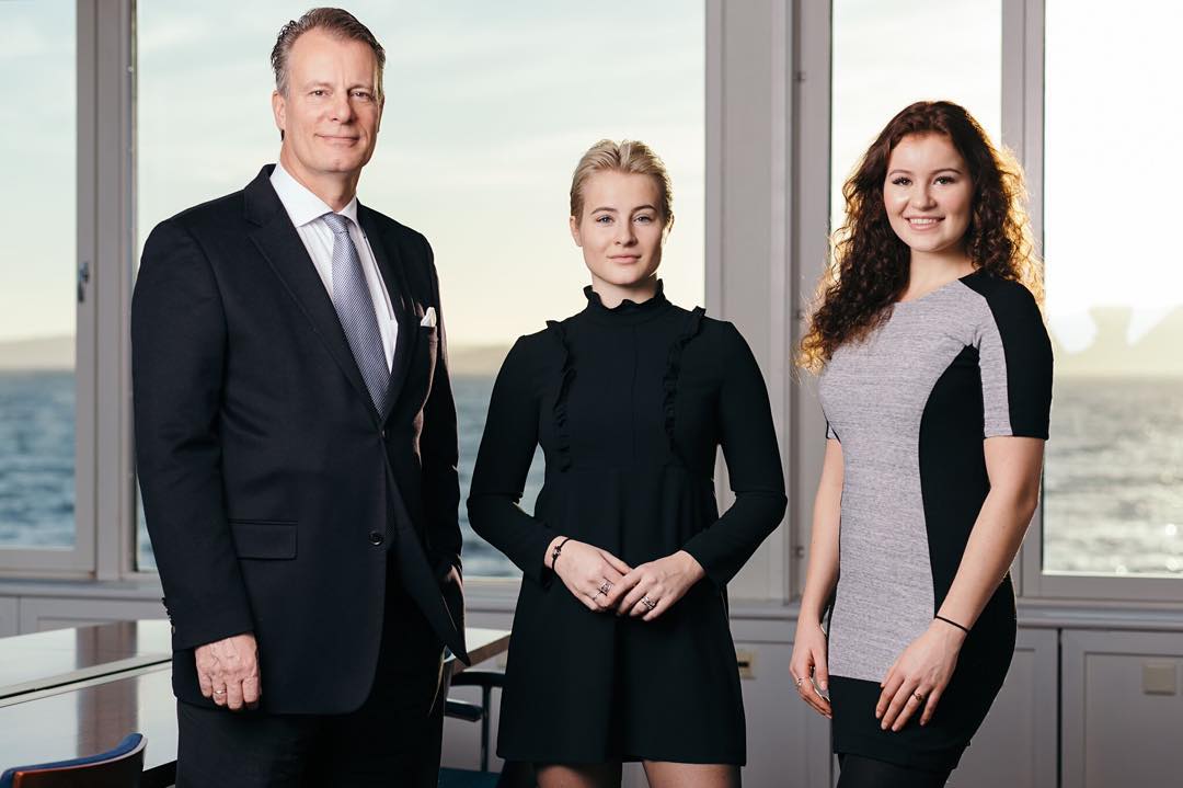 Невероятная жизнь самой молодой обладательницы миллиардов в списке Forbes