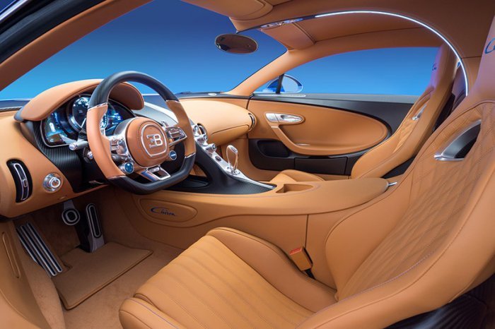 Мировая премьера гиперкара Bugatti Chiron на автошоу Geneva Motor Show 2016
