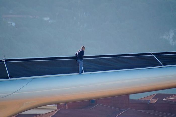 Яхта российского миллиардера Андрея Мельниченко Sailing Yacht A на испытаниях в Гибралтаре