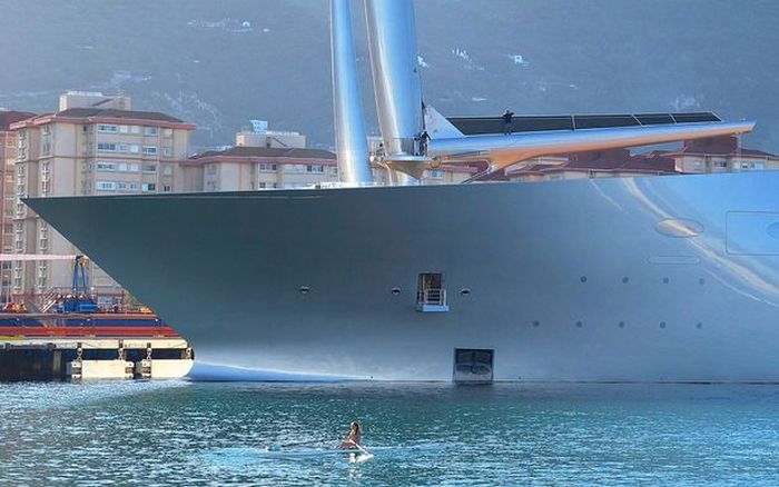 Яхта российского миллиардера Андрея Мельниченко Sailing Yacht A на испытаниях в Гибралтаре