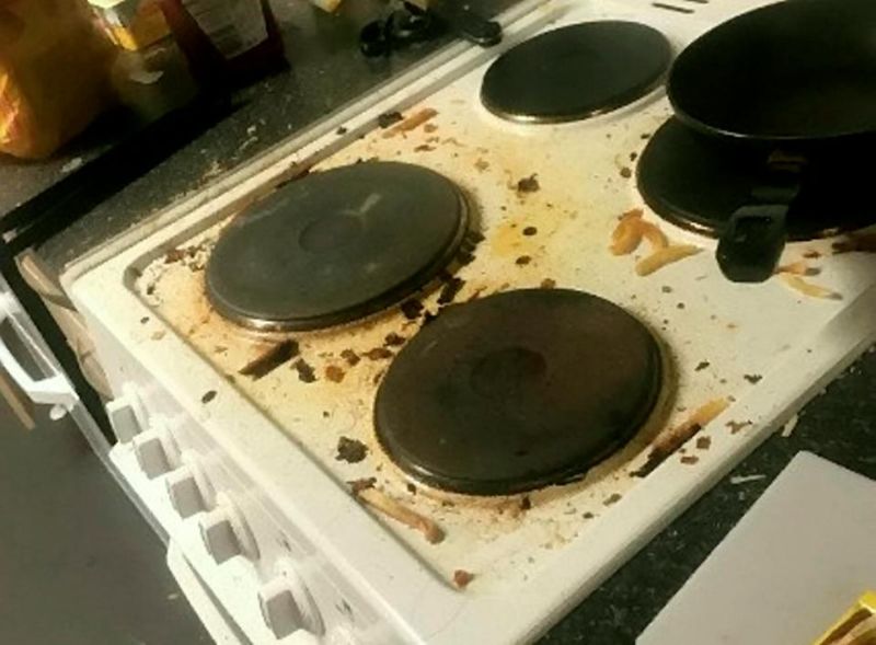 Жилье победительницы конкурса на самую грязную студенческую комнату