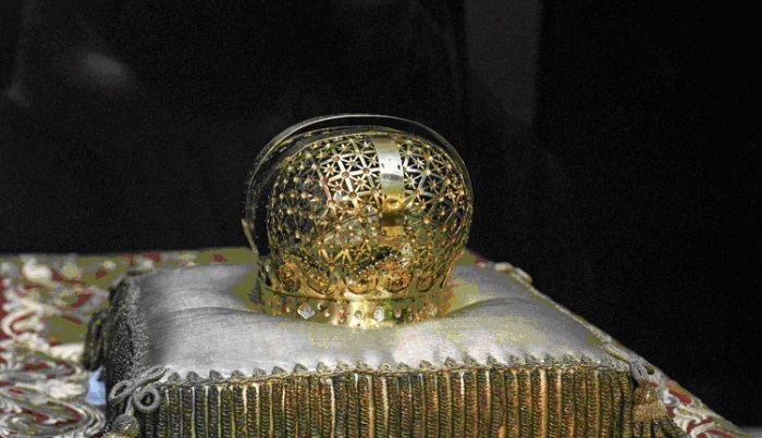 Самые знаменитые короны мира Самые знаменитые короны мира