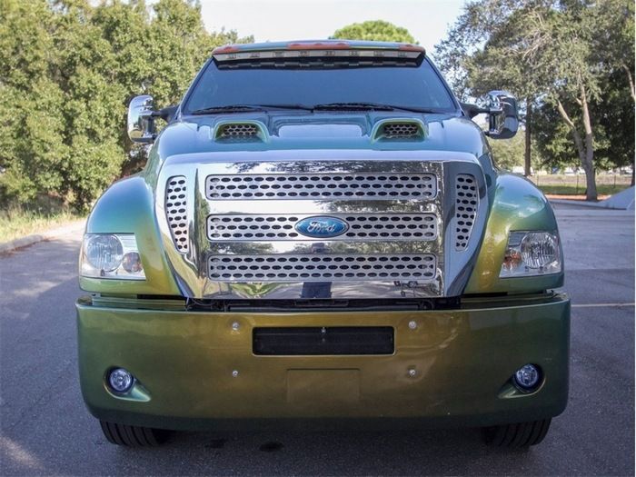 Гигантский внедорожник Ford F650 Super Truck Extreme 2007