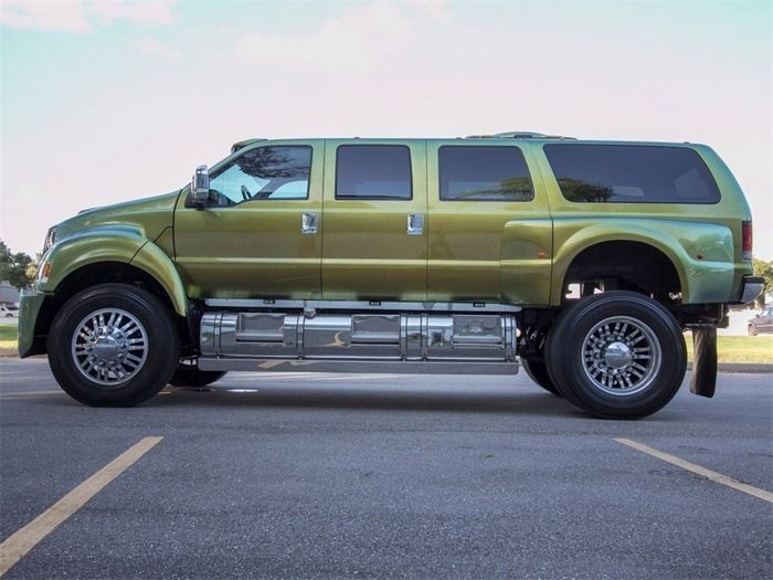 Гигантский внедорожник Ford F650 Super Truck Extreme 2007