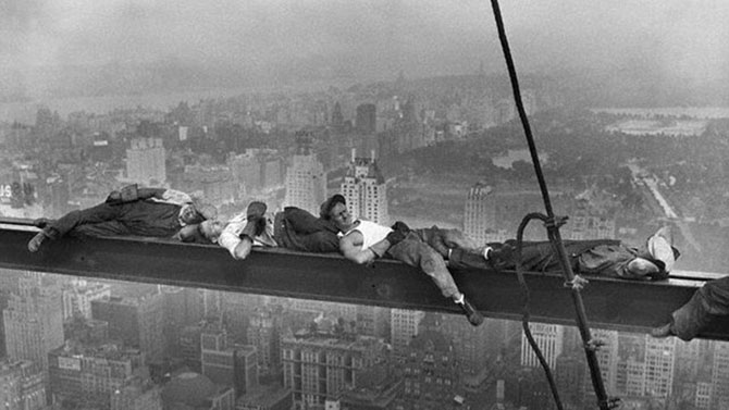 Истории, которые остались за кадром известных фотографий Истории, которые остались за кадром известных фотографий