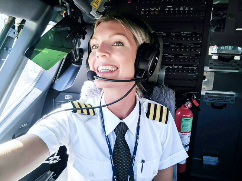 Мария Петтерссон — гламурная девушка-пилот Boeing 737