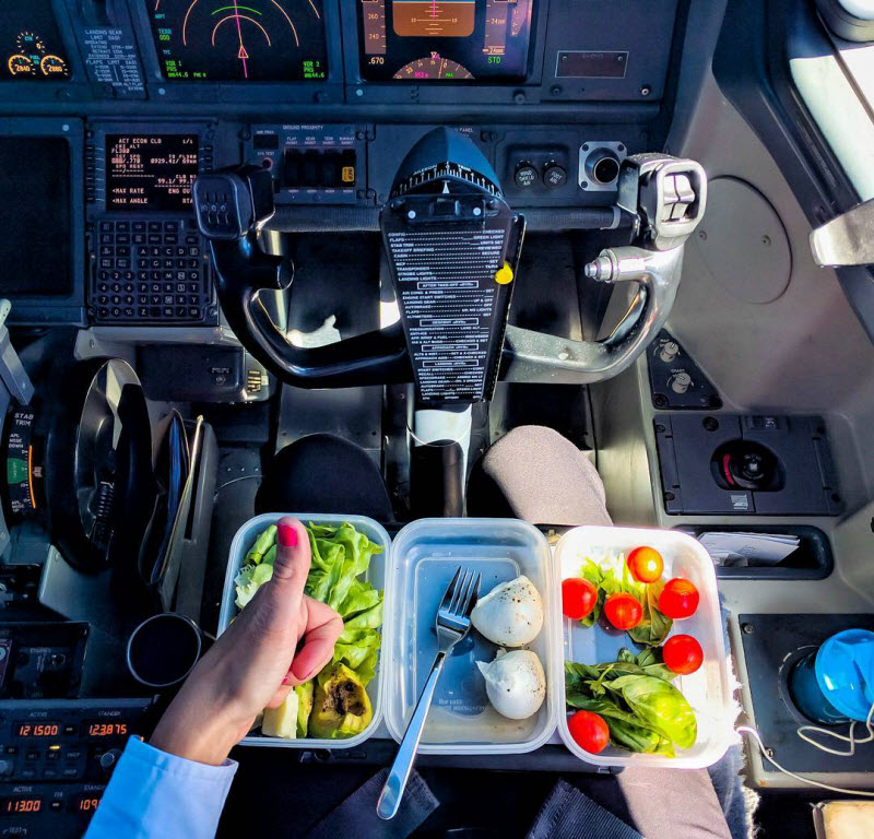 Мария Петтерссон — гламурная девушка-пилот Boeing 737
