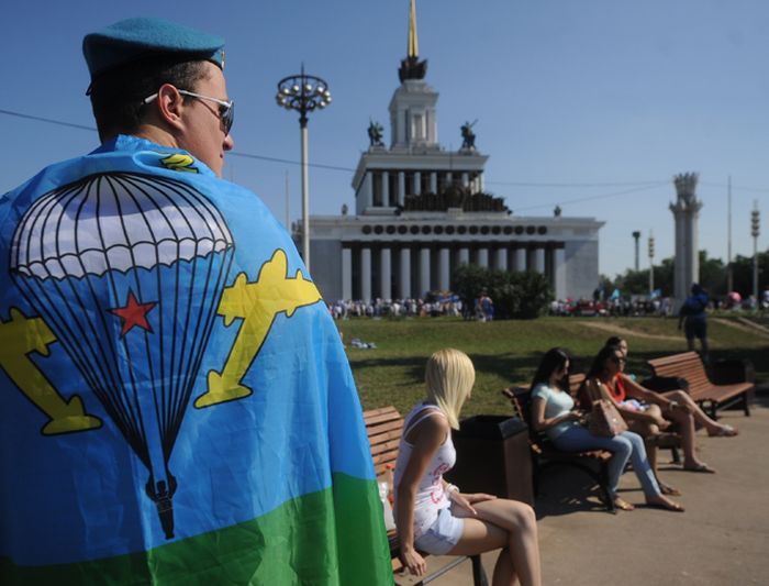 Московские десантники отмечают День ВДВ