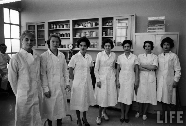 Мужчина должен быть лысым: лучшая работа в мире — тестировщик губной помады
