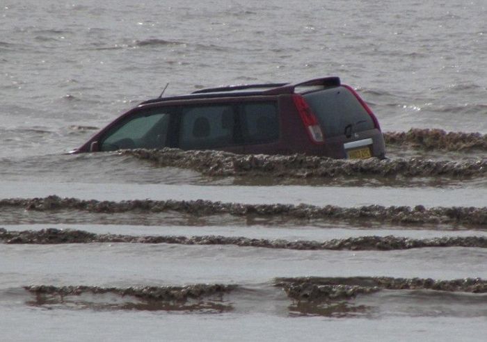 Что будет если оставить автомобиль на берегу моря
