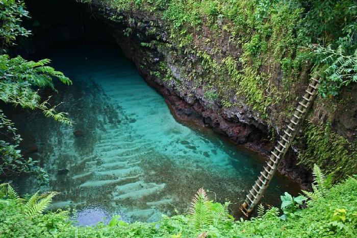 Великолепное озеро To Sua Ocean Trench (10 фото)