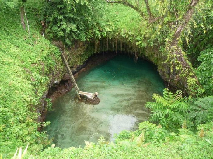 Великолепное озеро To Sua Ocean Trench (10 фото)