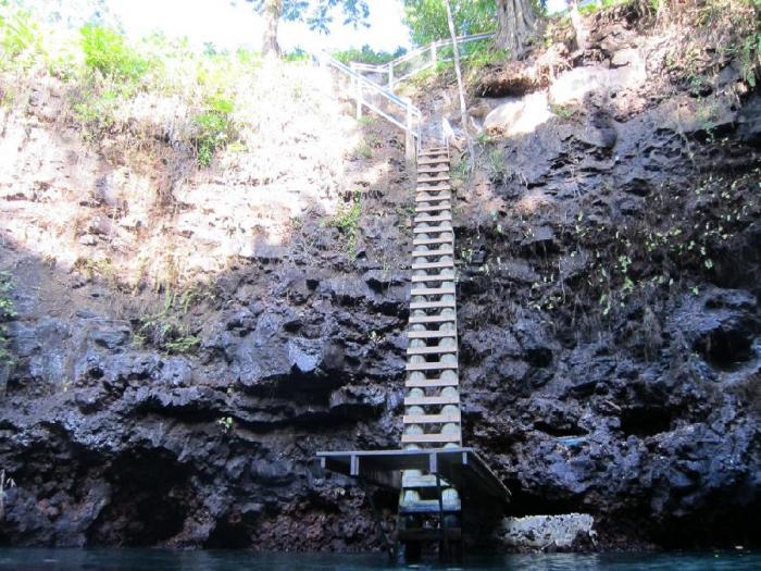 Великолепное озеро To Sua Ocean Trench (10 фото)