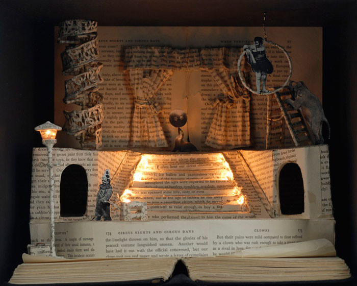 Художник превращает старые книги в сказочные царства
