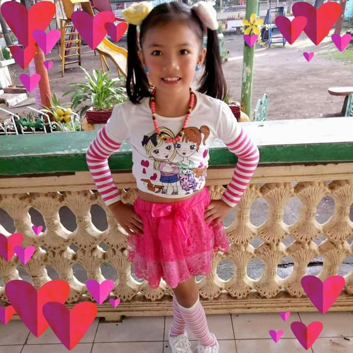 8-летняя девочка напала на вооруженных грабителей, защищая семью
